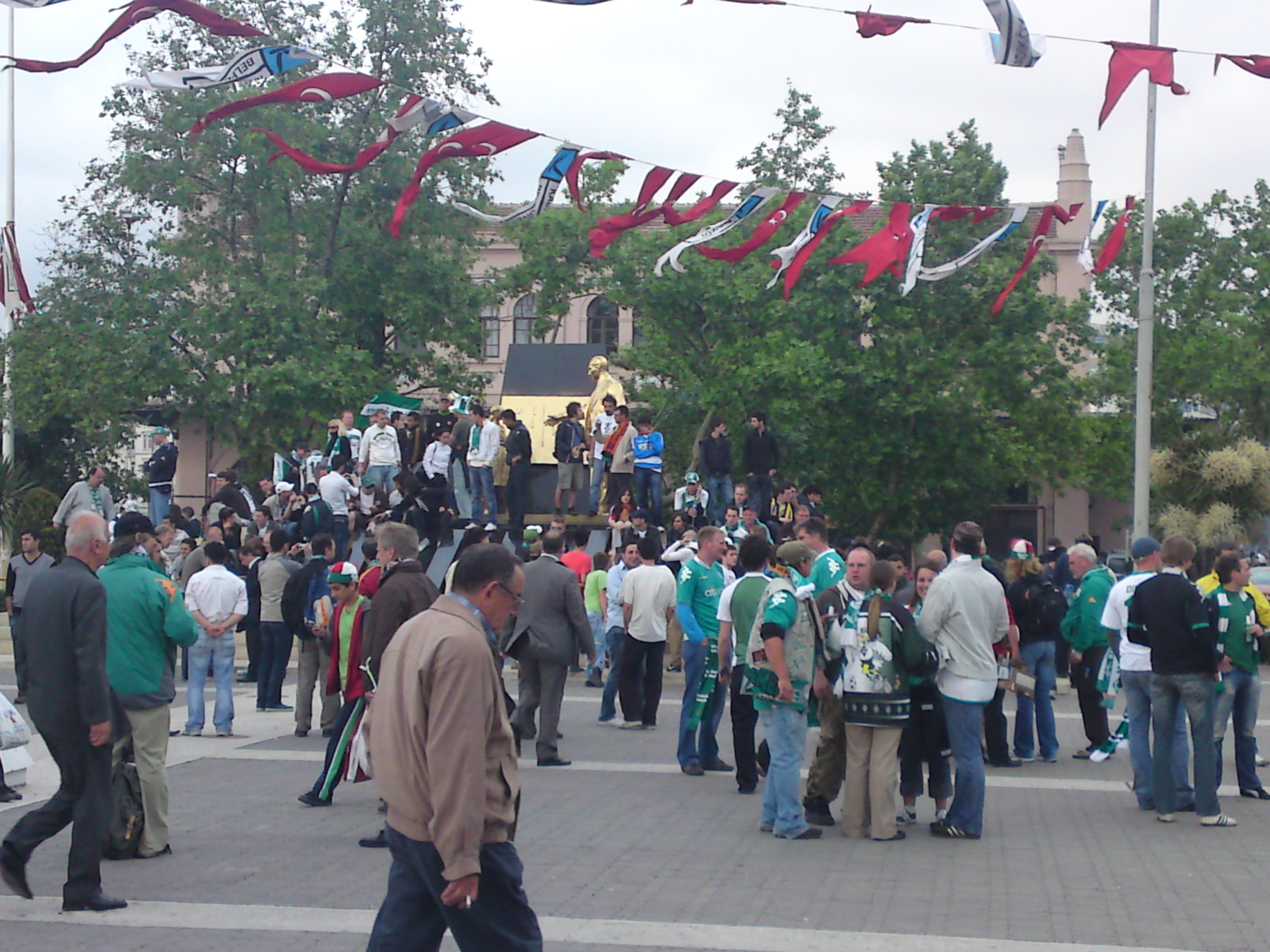 Alles in gr&uuml;n-wei&szlig;