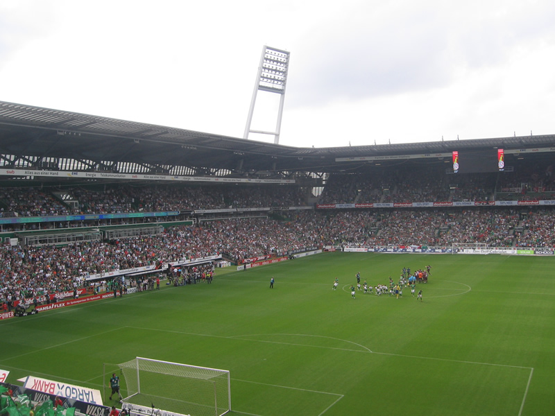 ...wo das Weserstadion strahlt in neuer Pracht...